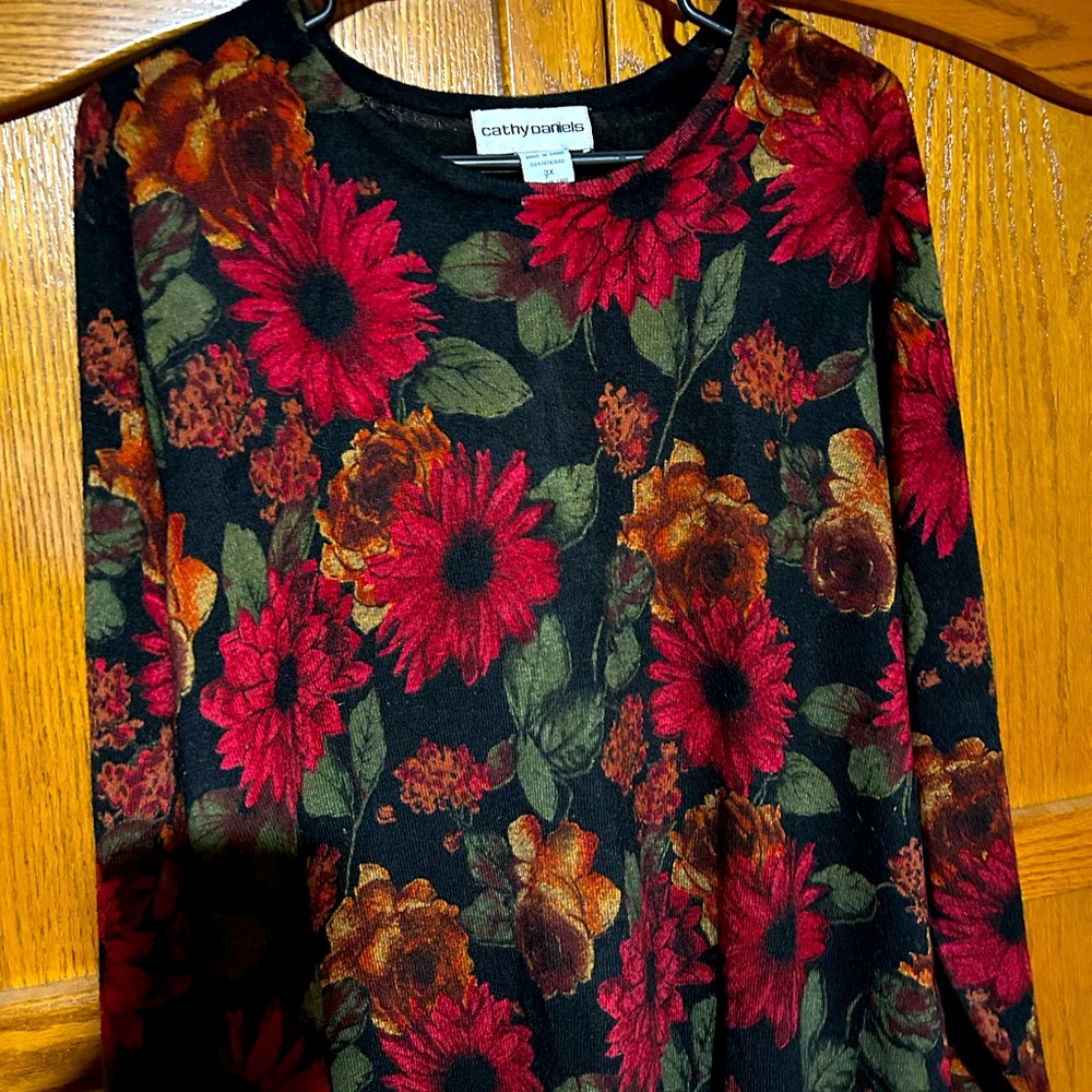 Womens plus size sweater, perfect for a fall party, wedding or class reunion.
